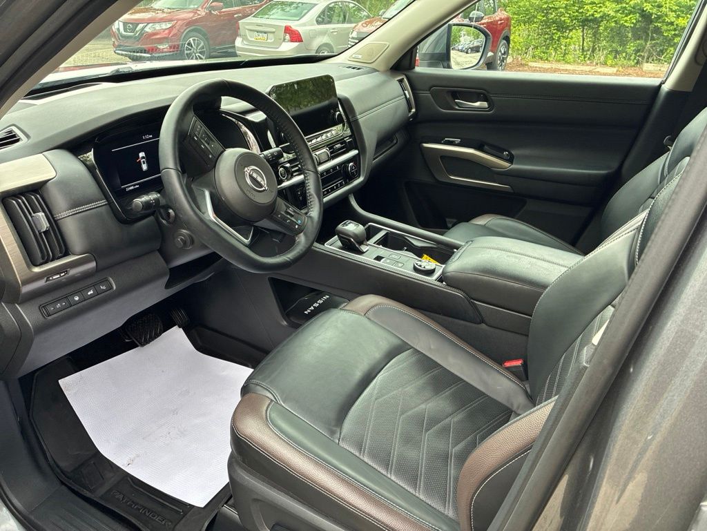 2024 Nissan Pathfinder Platinum Gray at South Hills Kia