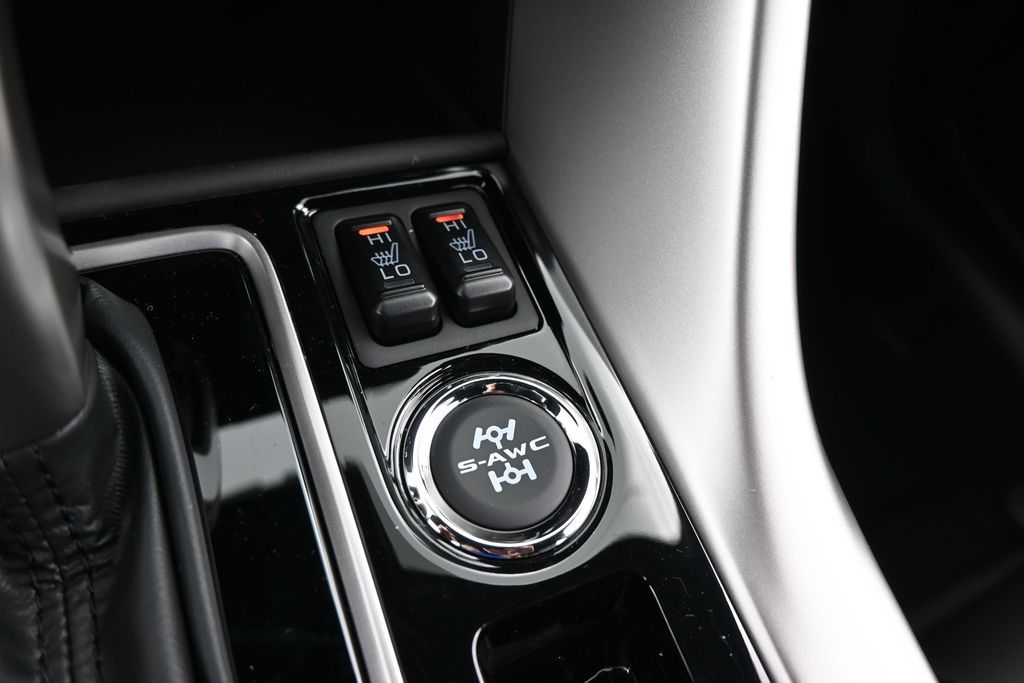 New 2026 Gray Mitsubishi SEL image 29