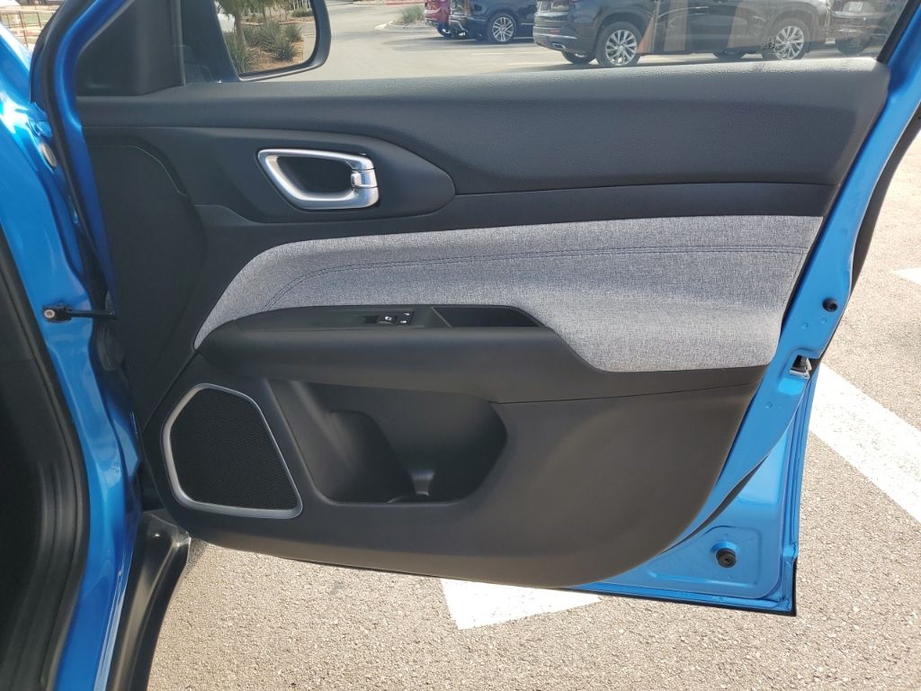 Used Car 2025 Jeep Compass  Latitude For Sale Under $25,000 In Austin, Texas