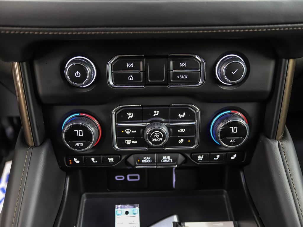 Thumbnail: 2024 Chevrolet Suburban - 17