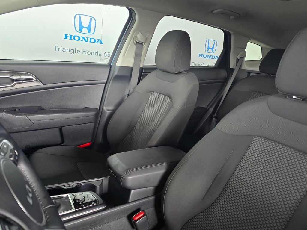 Thumbnail: 2025 Kia Sportage - 19