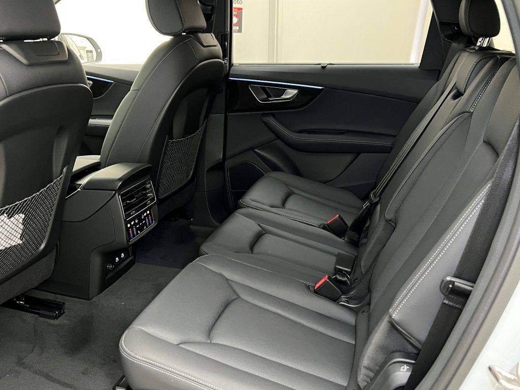 Thumbnail: 2026 Audi Q7 - 25