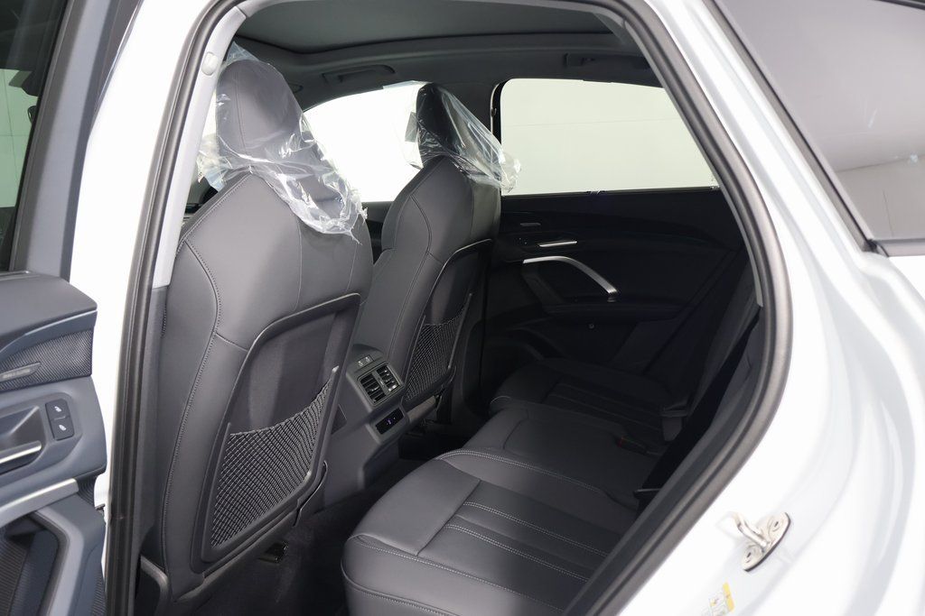 Thumbnail: 2026 Audi Q5 - 6