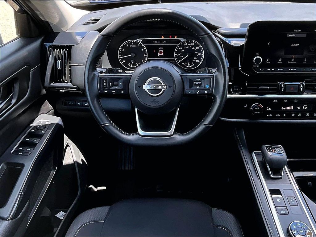 2025 Nissan Pathfinder — photo 18