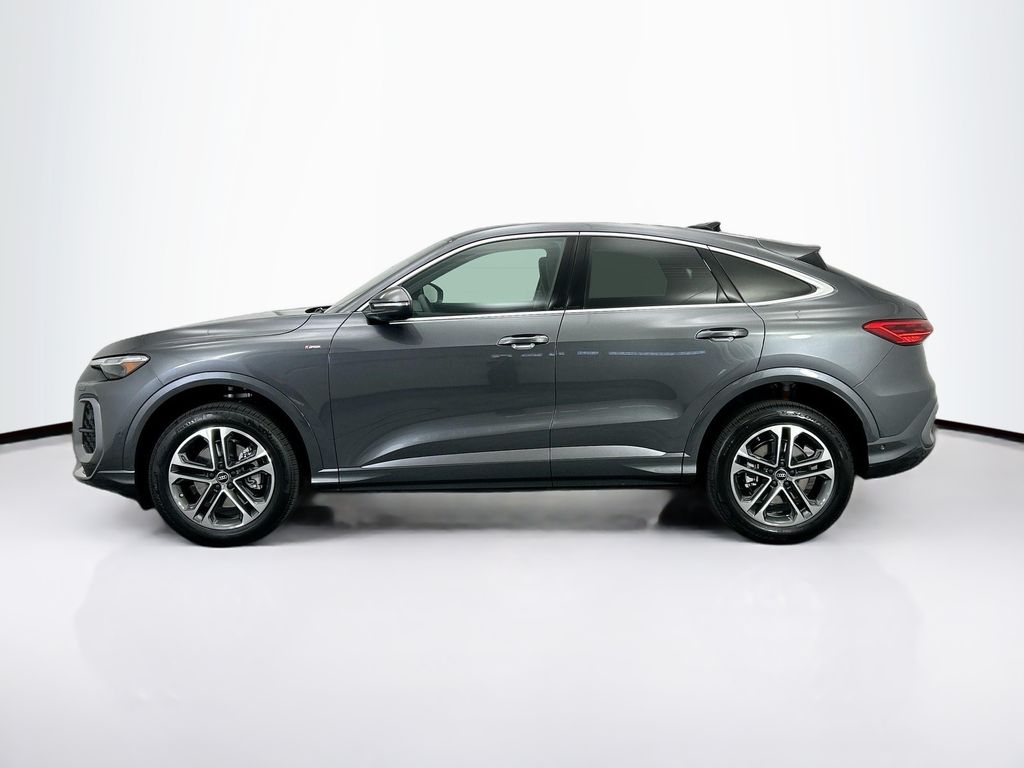 Thumbnail: 2025 Audi Q5 - 8