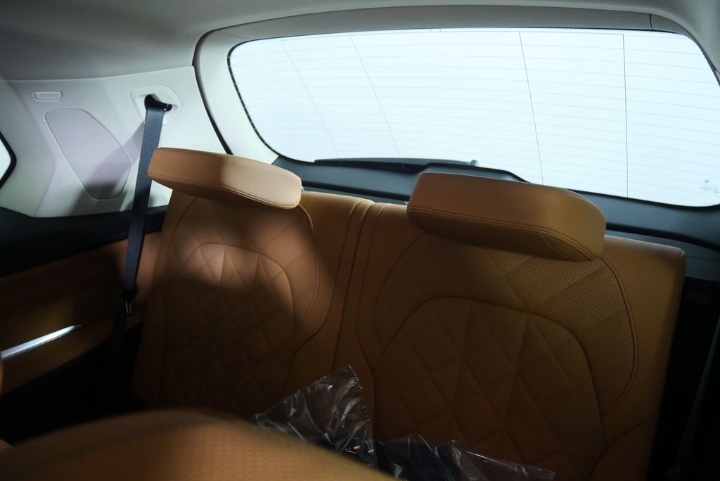 Thumbnail: 2026 BMW X7 - 17