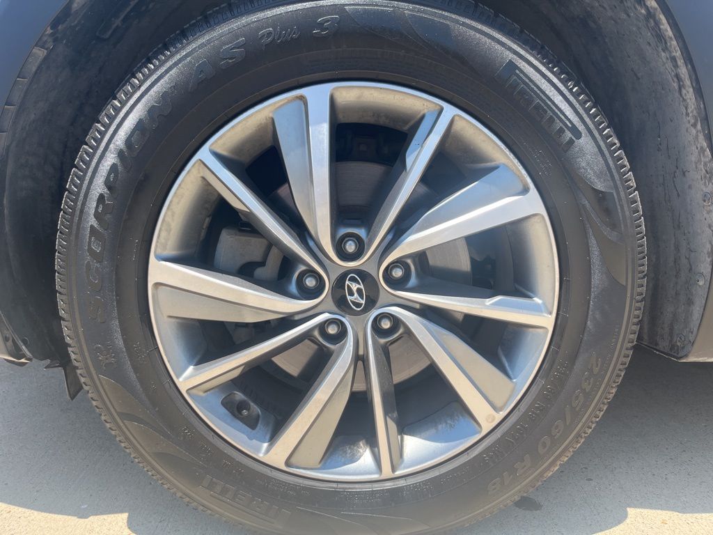 Thumbnail: 2020 Hyundai Santa Fe - 9