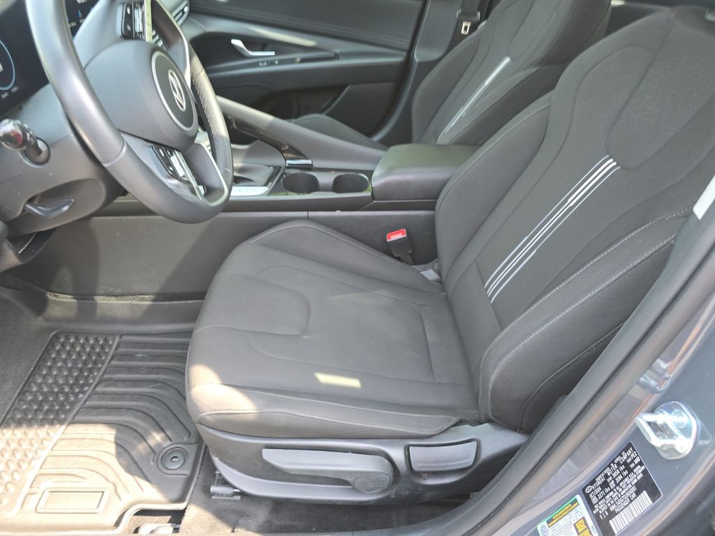 Used 2025 Hyundai Elantra Sedan