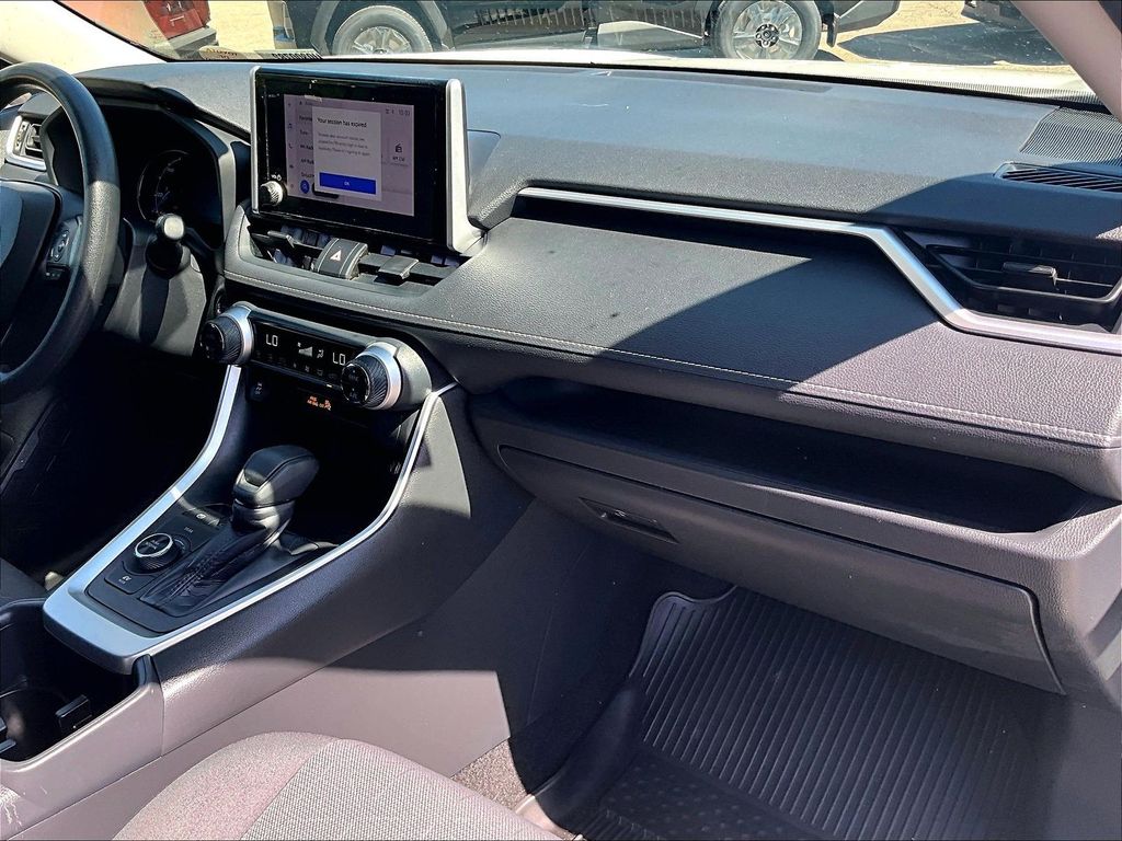 2023 Toyota RAV4 Hybrid — photo 14