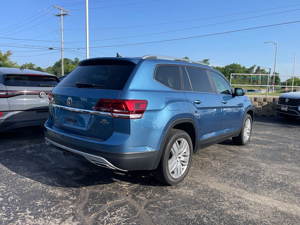 Used 2019 Pacific Blue Metallic Volkswagen 3.6L V6 SE image 3