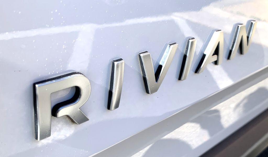 Thumbnail: 2025 Rivian R1S - 6