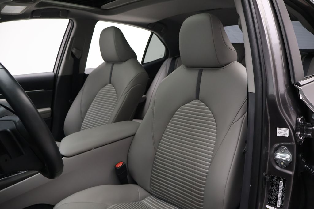 Thumbnail: 2023 Toyota Camry - 13