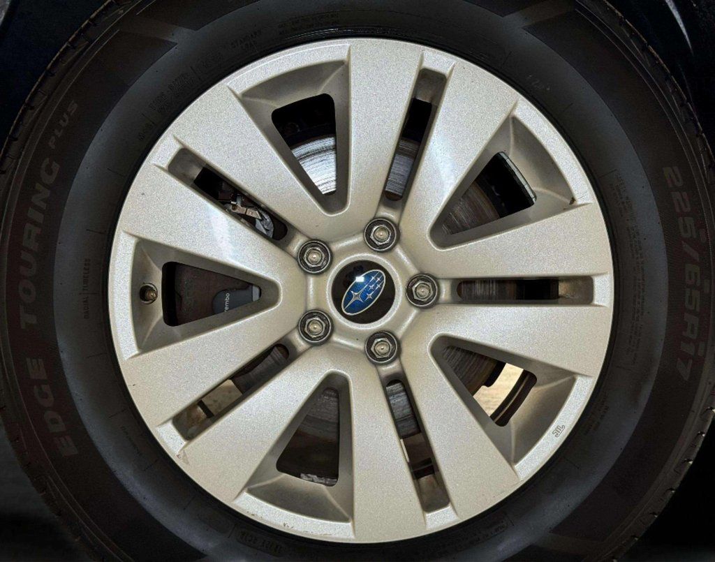 Used 2017 Crystal White Pearl Subaru 2.5i Premium image 28