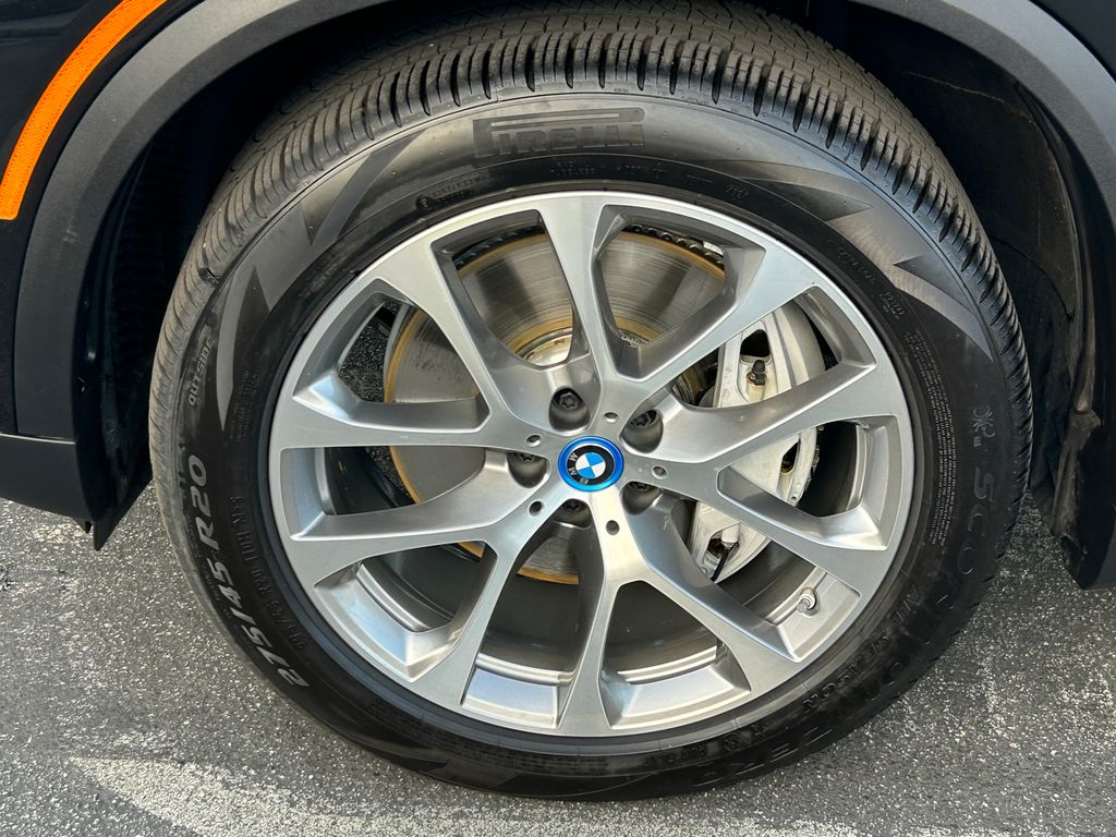 2025 BMW X5 xDrive50e 9