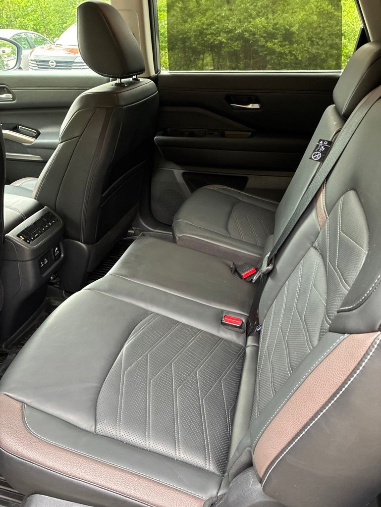 2024 Nissan Pathfinder Platinum Gray at South Hills Kia