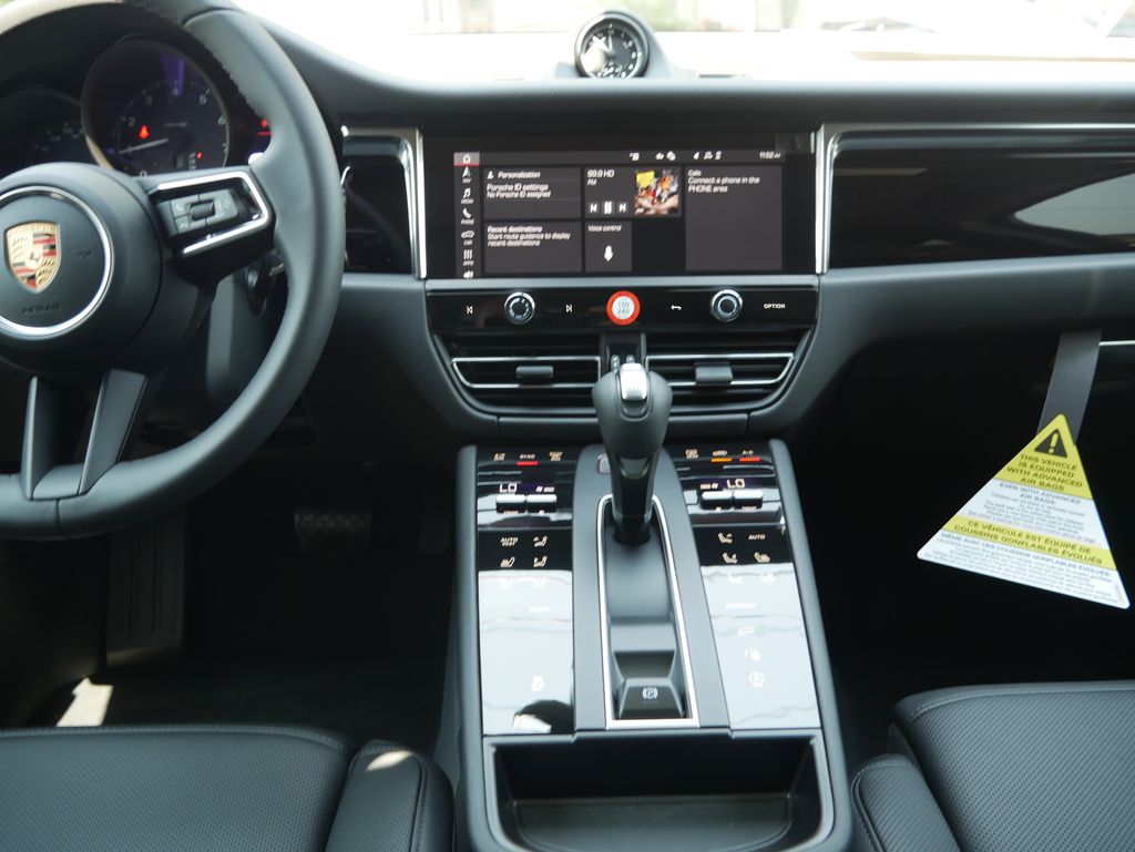 Thumbnail: 2026 Porsche Macan - 25