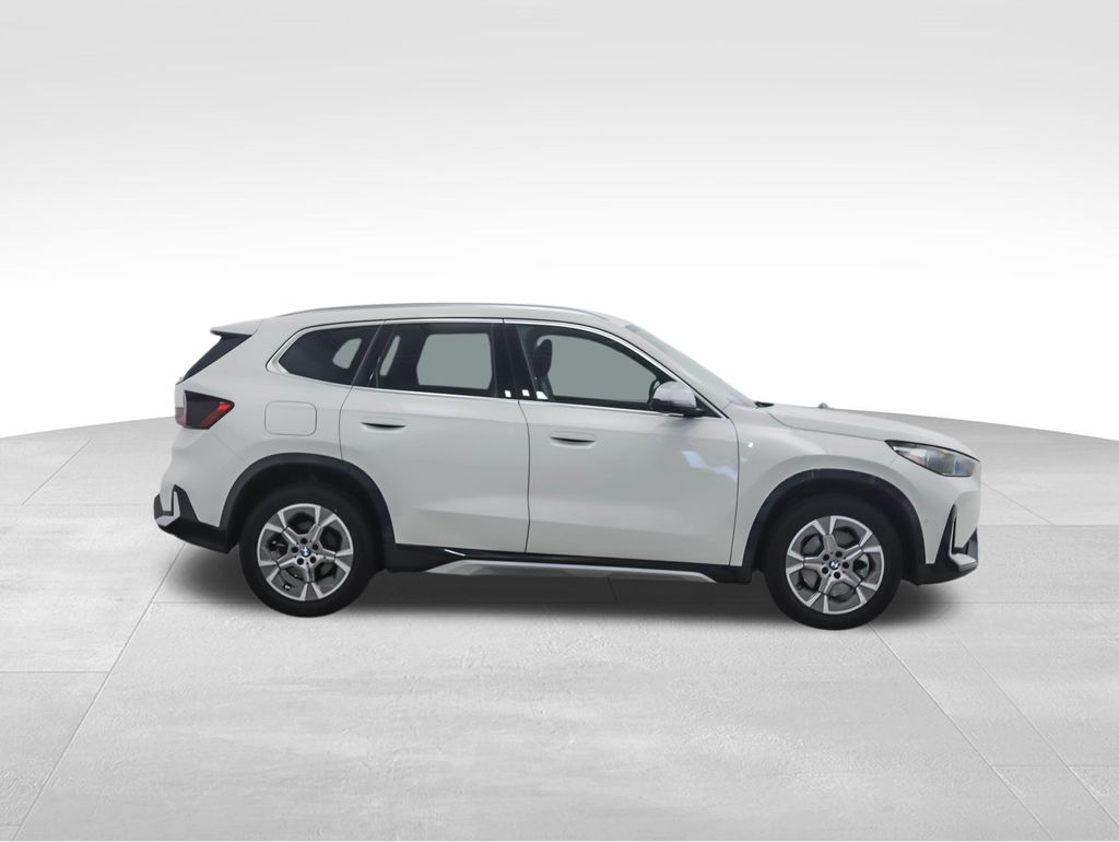 Thumbnail: 2023 BMW X1 - 6
