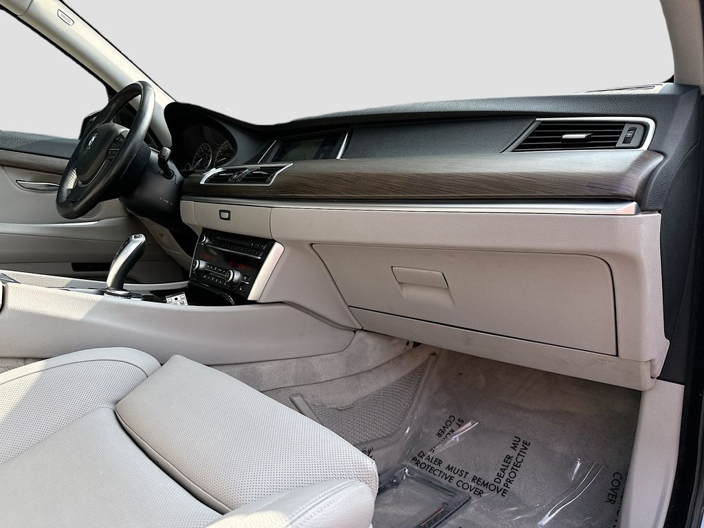 Used 2012 Gray BMW 550i xDrive Gran Turismo image 30