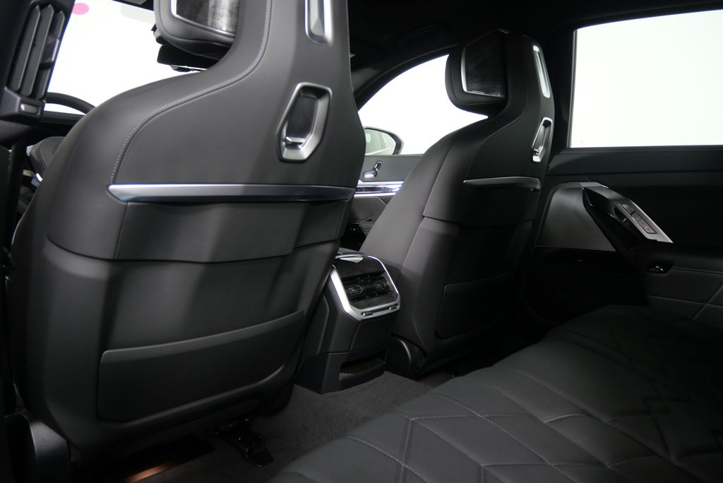 Thumbnail: 2025 BMW i7 - 16