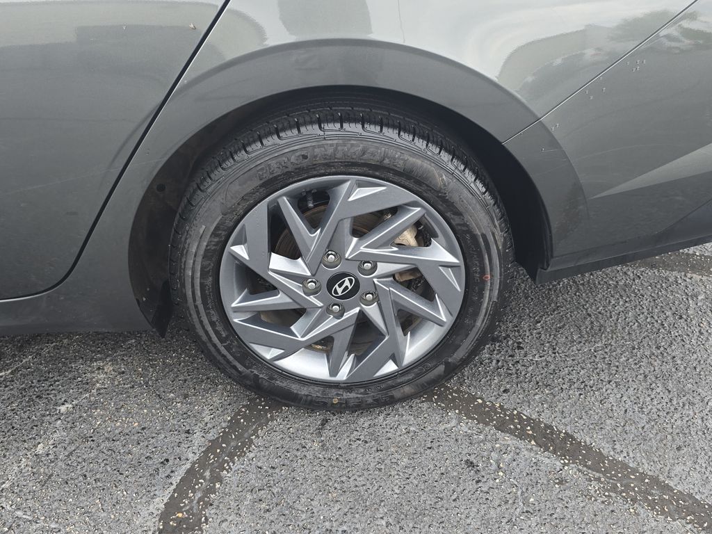 Used 2024 Hyundai Elantra Sedan