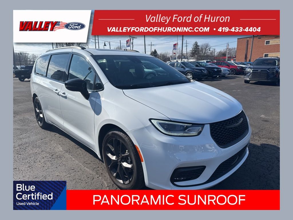 Bright White Clearcoat 2025 Chrysler Pacifica Limited FWD Minivan Front-Wheel Drive 9-Speed Automatic