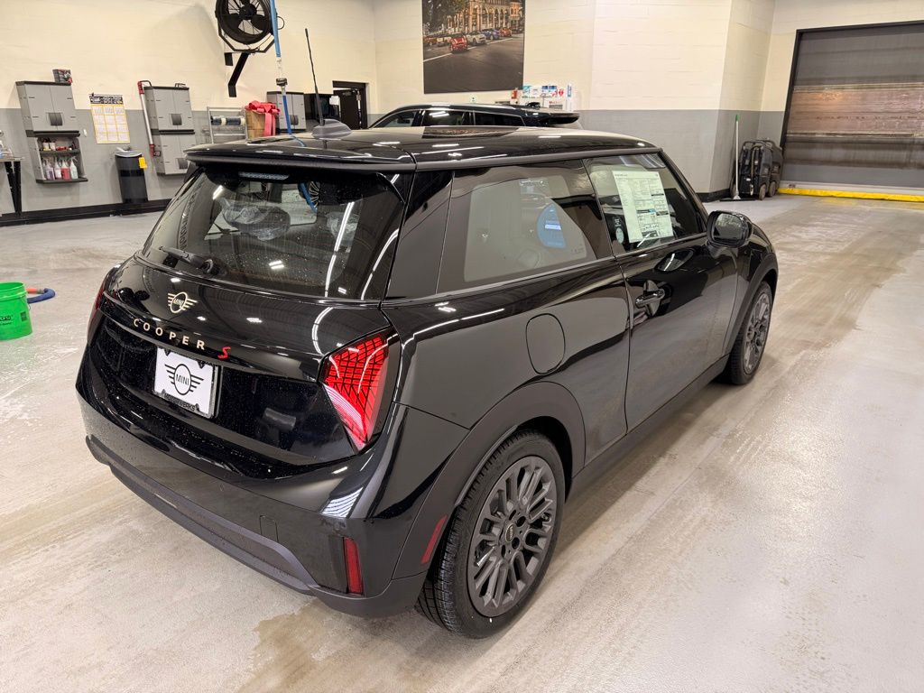 Thumbnail: 2026 MINI Cooper - 6