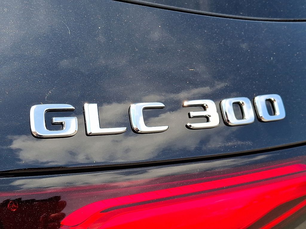 Thumbnail: 2027 Mercedes-Benz GLC - 19