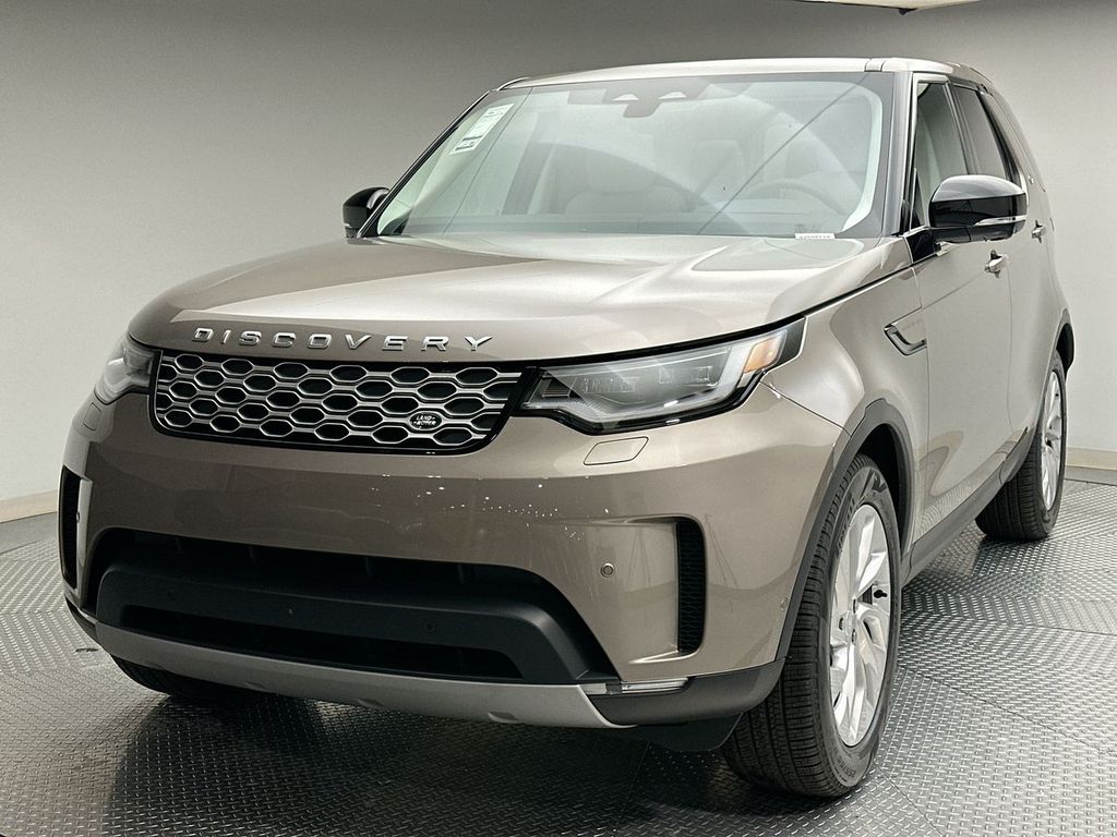 2025 Land Rover Discovery S Hero Image