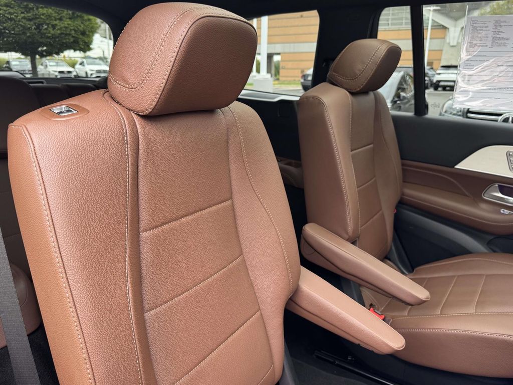 Thumbnail: 2024 Mercedes-Benz GLS - 25