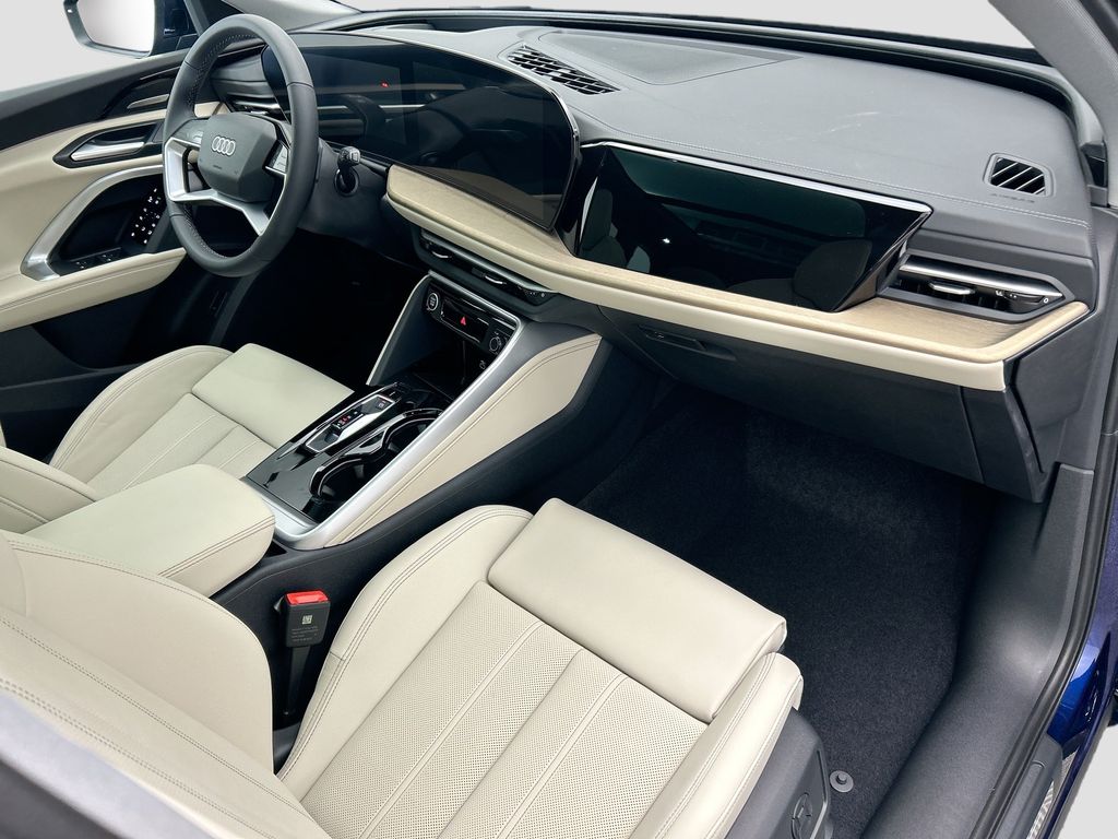 Thumbnail: 2025 Audi Q5 - 16