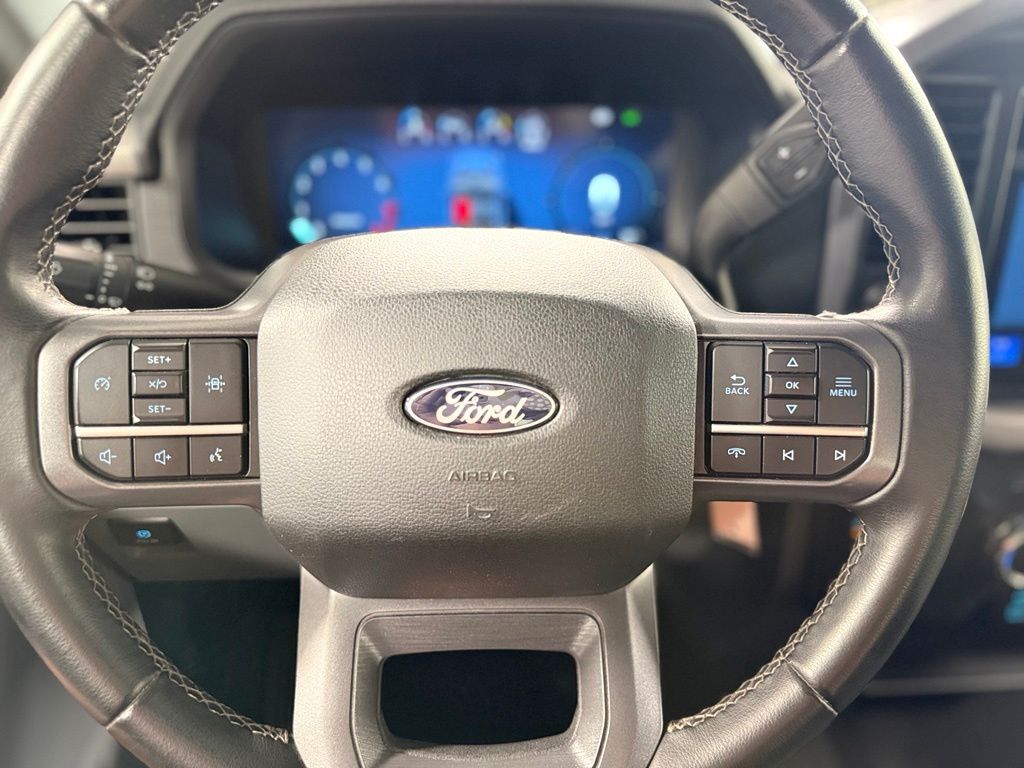 Used 2024 Black Ford XLT image 17