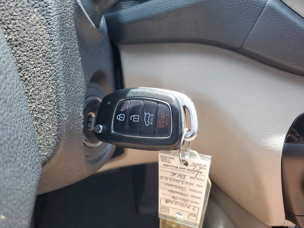 Used 2017 Black Hyundai SE image 22