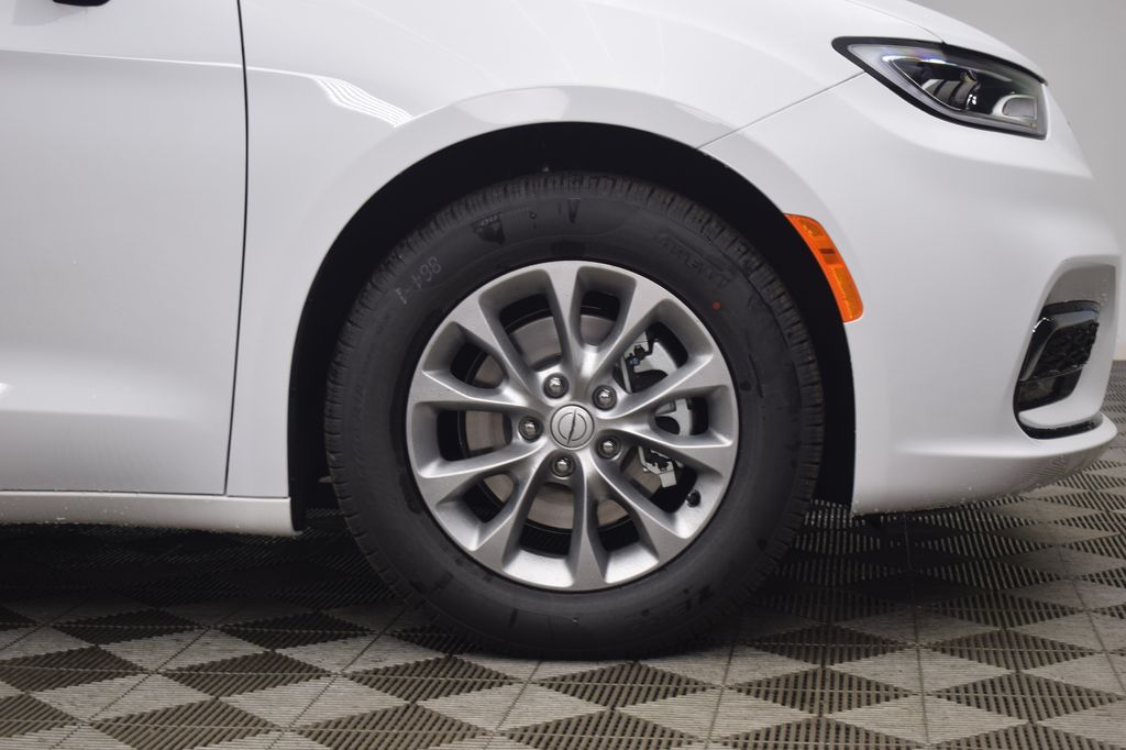 new 2026 Chrysler Pacifica car, priced at $46,038