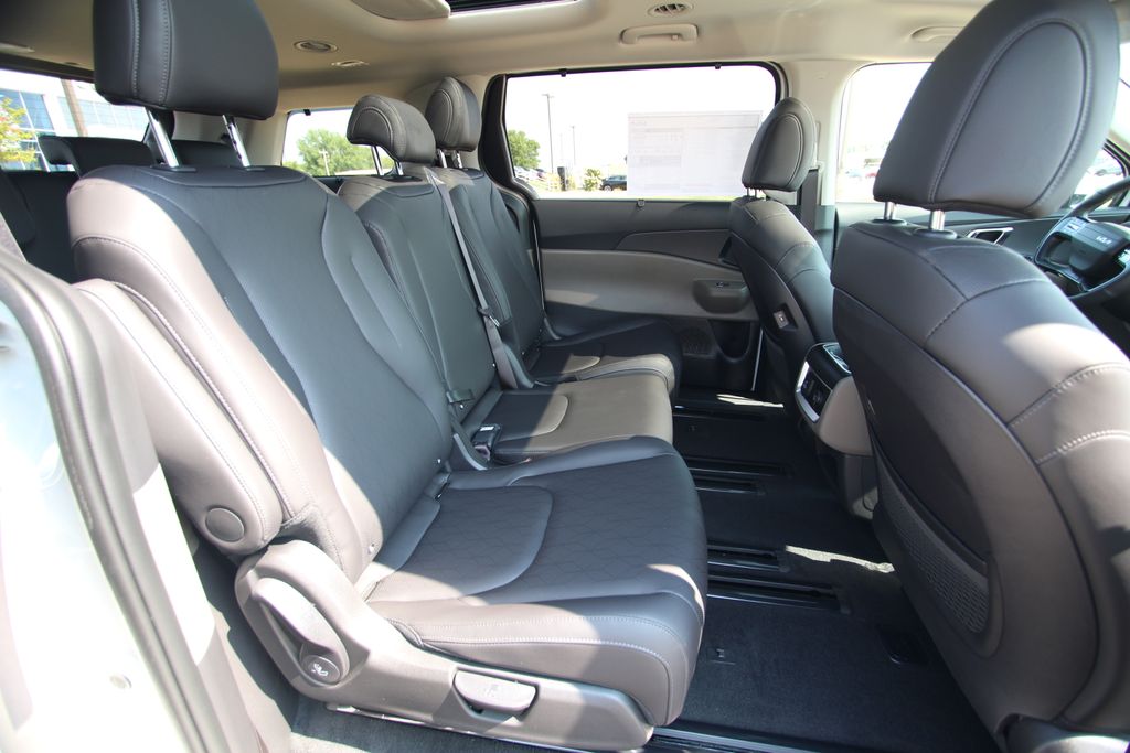 New 2027 Kia Carnival MPV Van