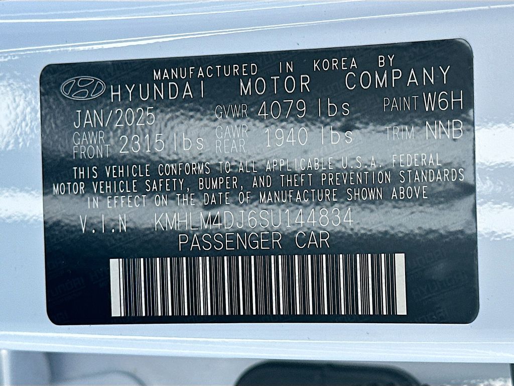 2025 Hyundai Elantra Blue 24