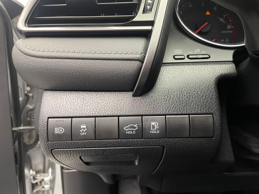 2020 Toyota Camry XSE 24
