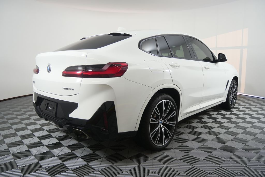 Thumbnail: 2022 BMW X4 - 3