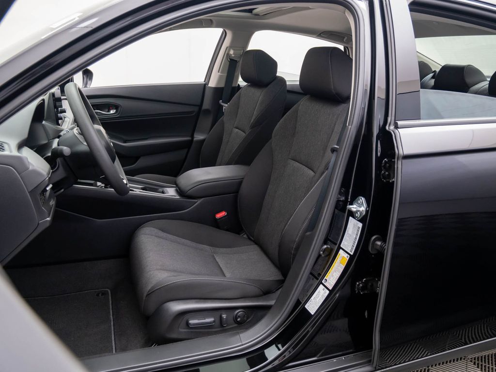 2025 Honda Accord SE photo