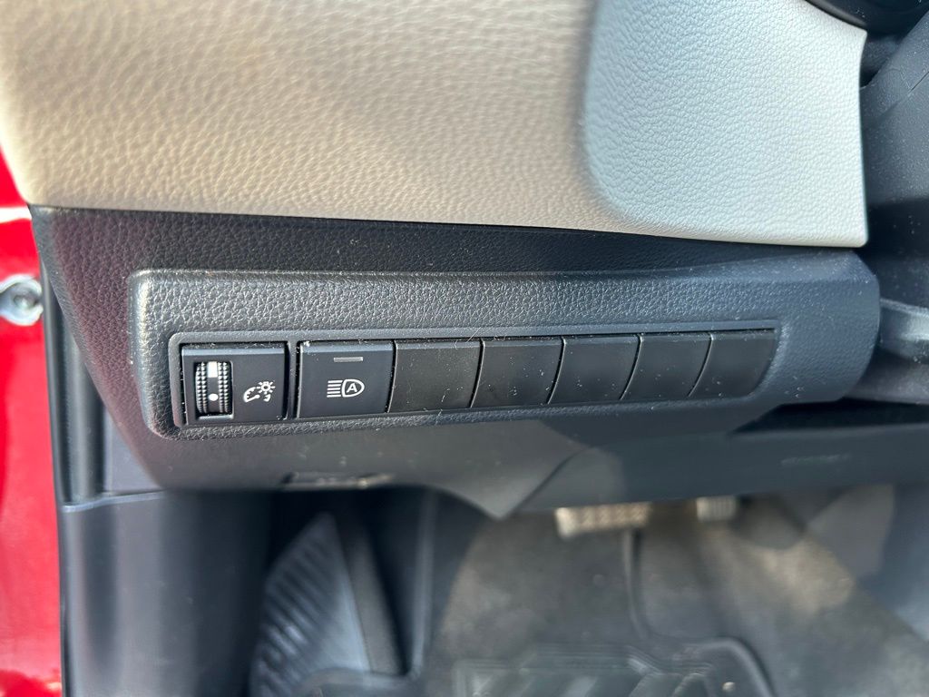 2021 Toyota Corolla LE 17