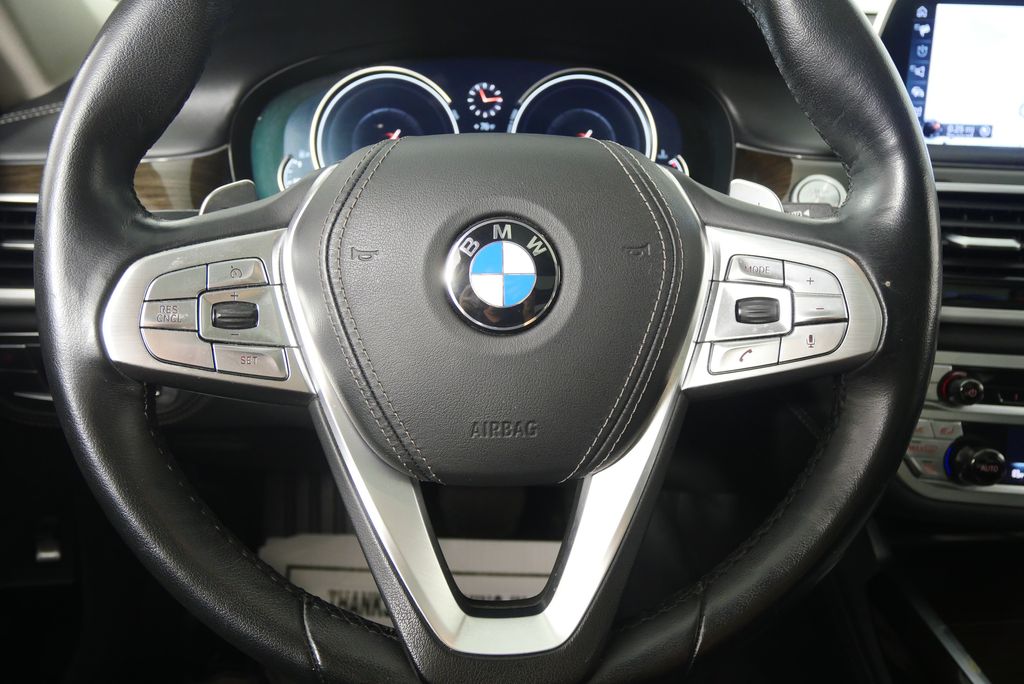 Thumbnail: 2017 BMW 7 Series - 22