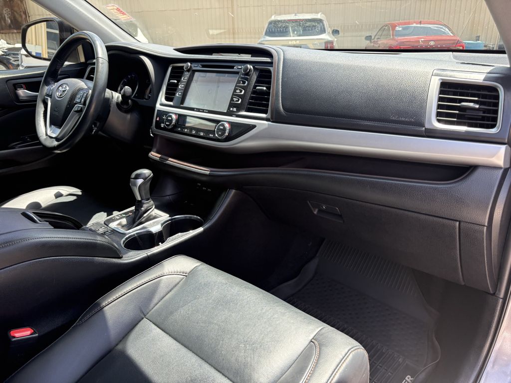 2019 Toyota Highlander XLE Gray at Gullo Toyota