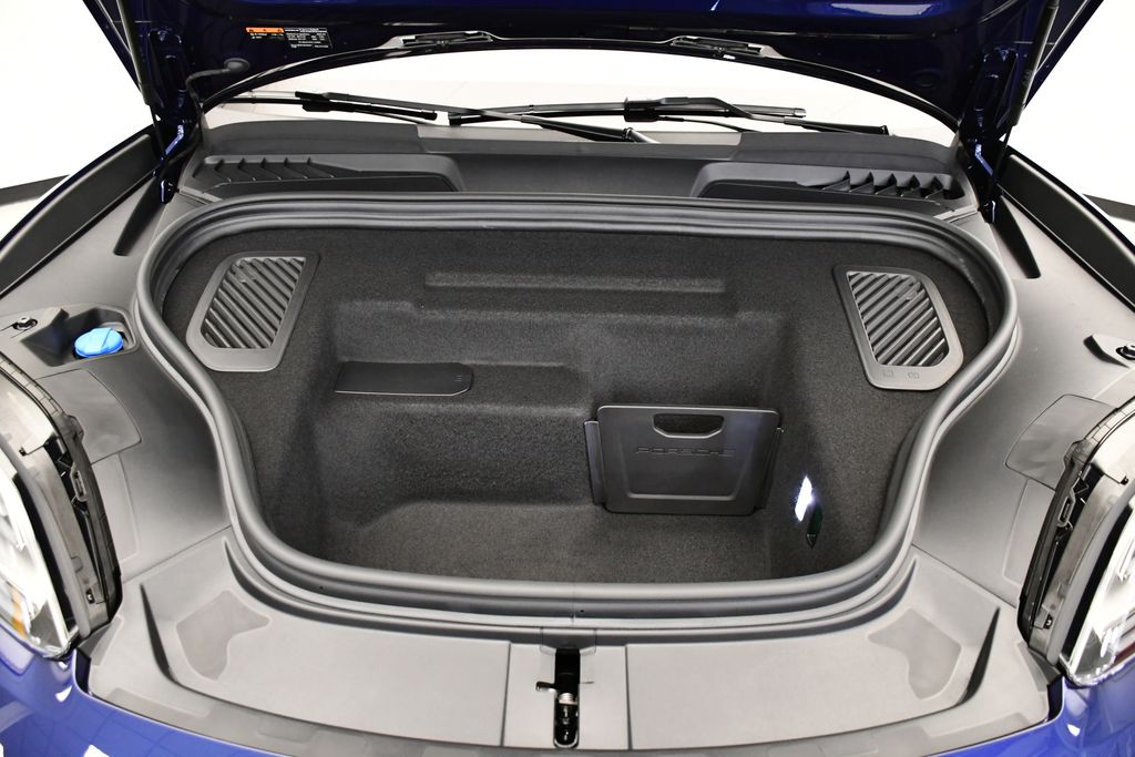 Thumbnail: 2025 Porsche Macan - 13