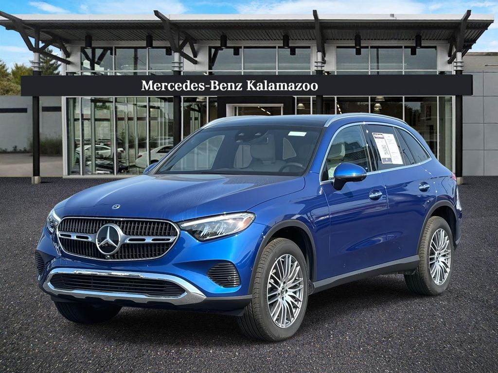 2025 Mercedes-Benz GLC 300 4MATIC
