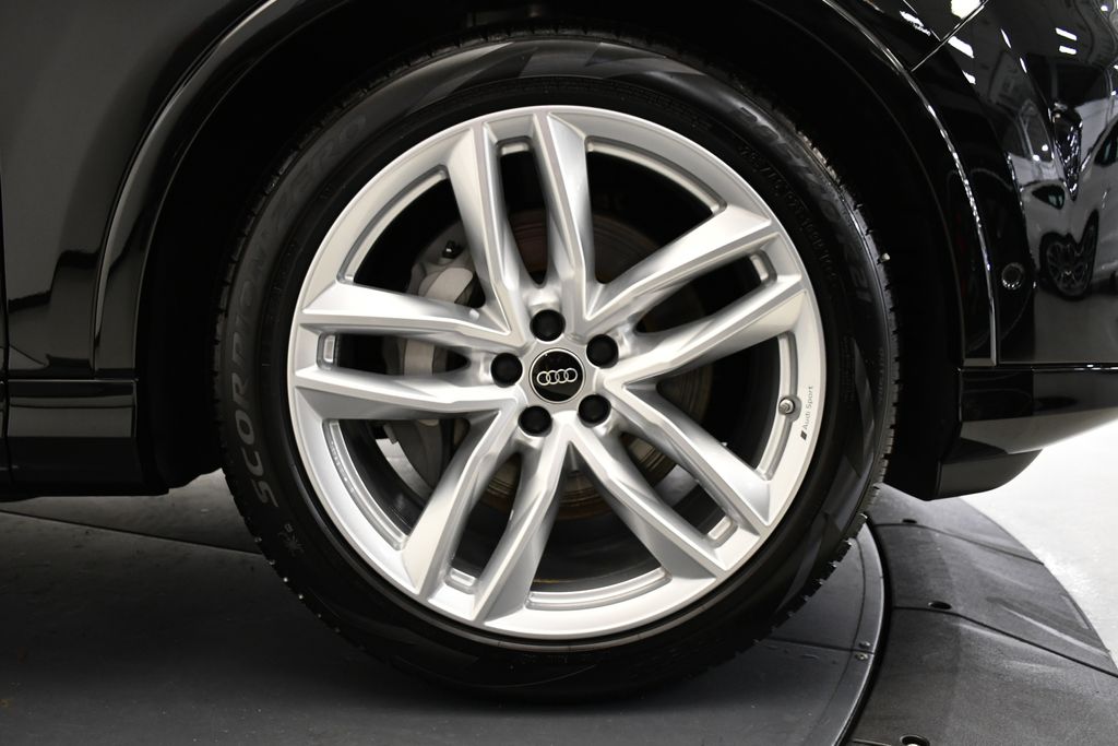 Thumbnail: 2025 Audi Q7 - 16