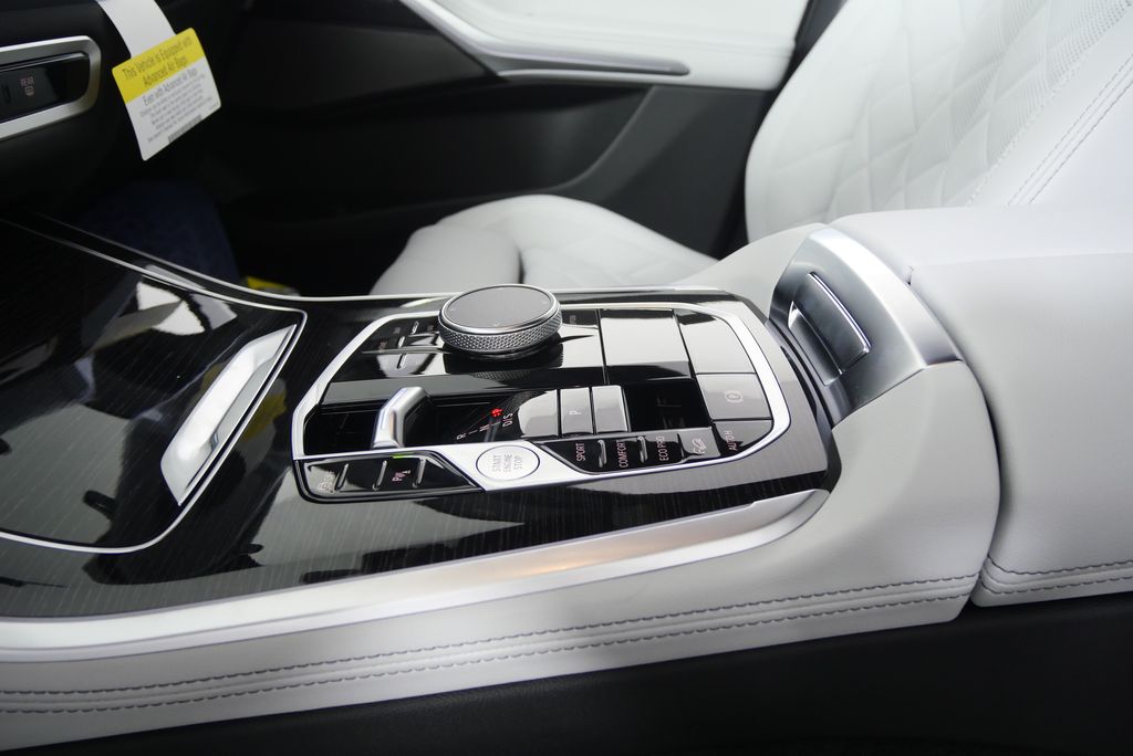 Thumbnail: 2026 BMW X5 - 21