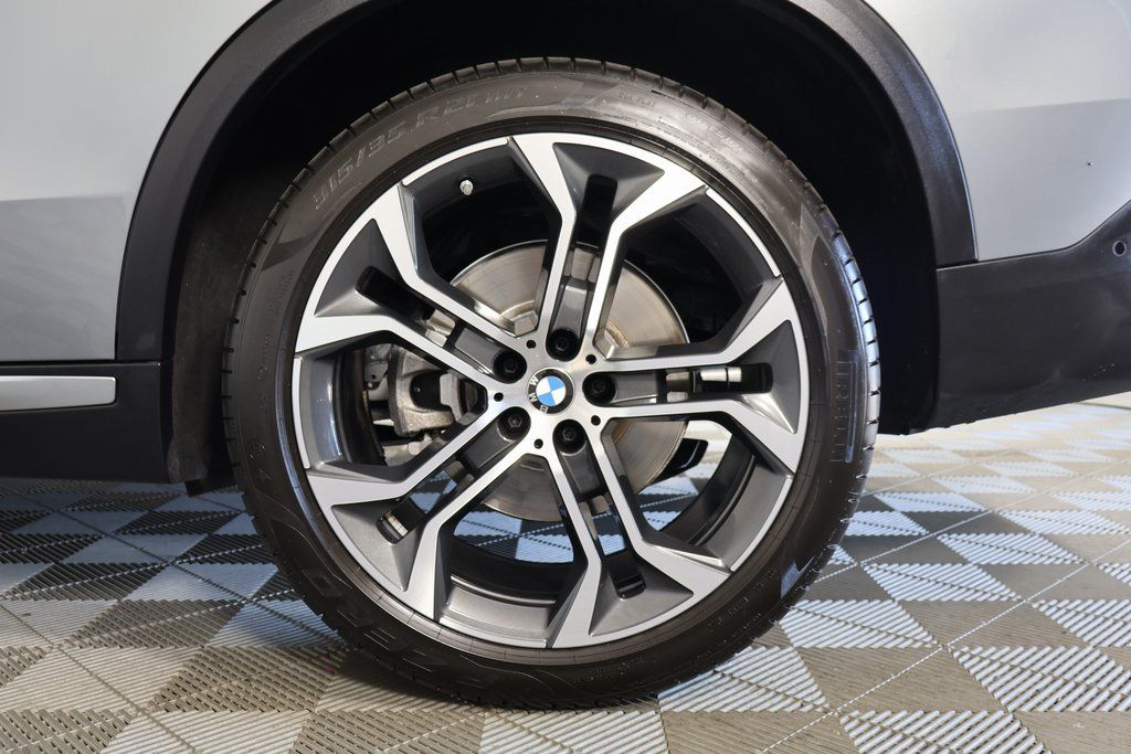 Thumbnail: 2025 BMW X5 - 16