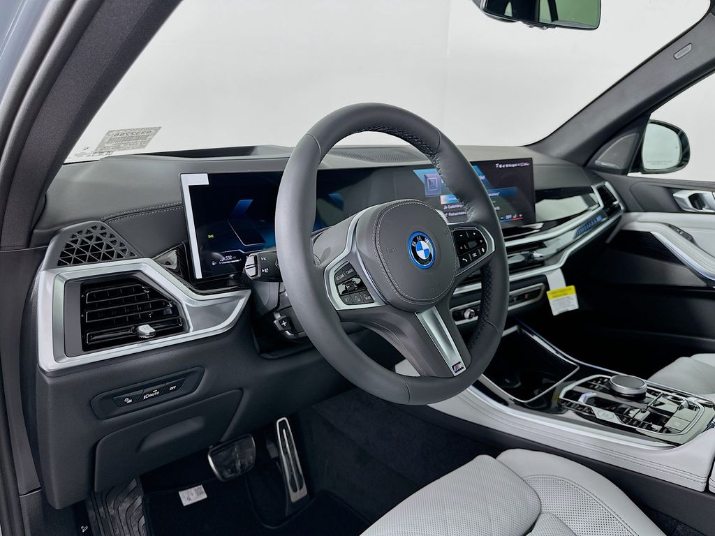 Thumbnail: 2026 BMW X5 - 9