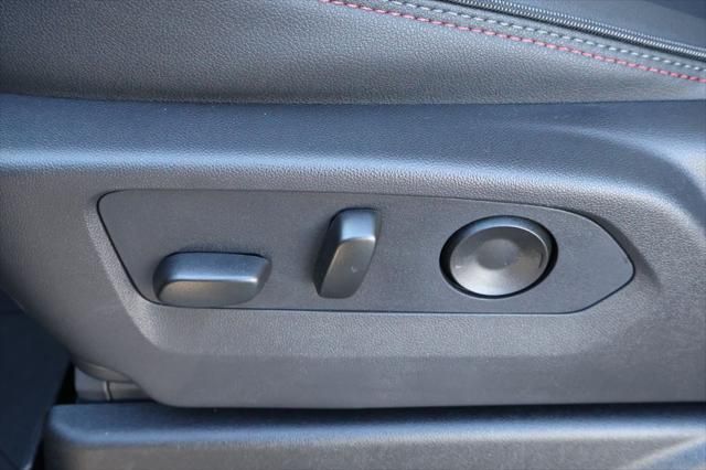 Thumbnail: 2026 Chevrolet Suburban - 18