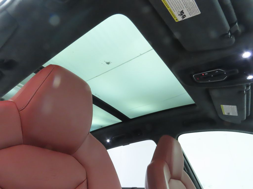 Thumbnail: 2025 Audi SQ7 - 19