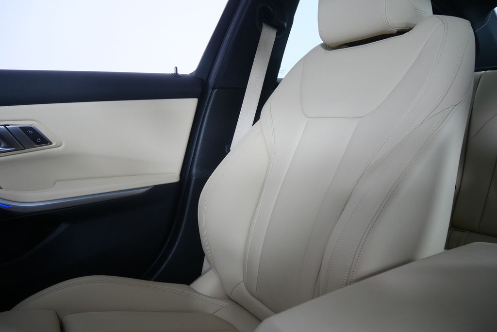 Thumbnail: 2020 BMW 3 Series - 23